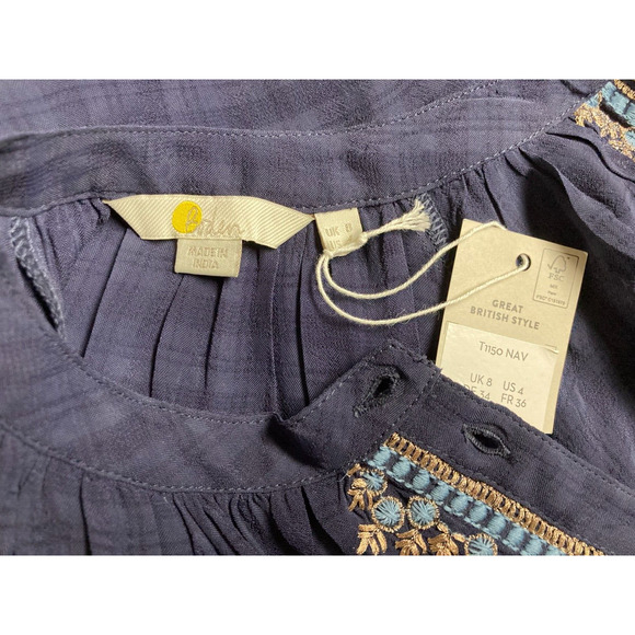 Boden NEW Navy Easy Embroidered Popover Blouse Lightweight Size US 4 - Picture 4 of 4